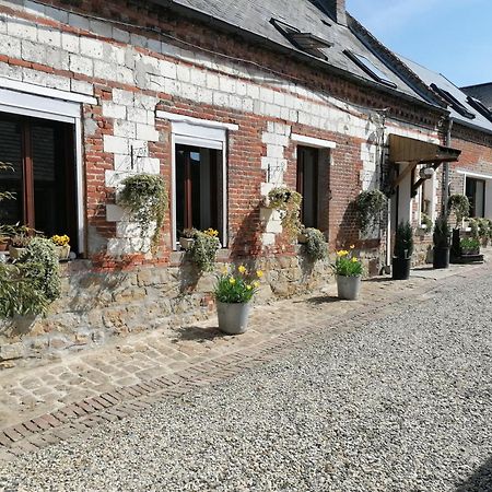 Lola Montigny-Sur-Crecy Exterior foto