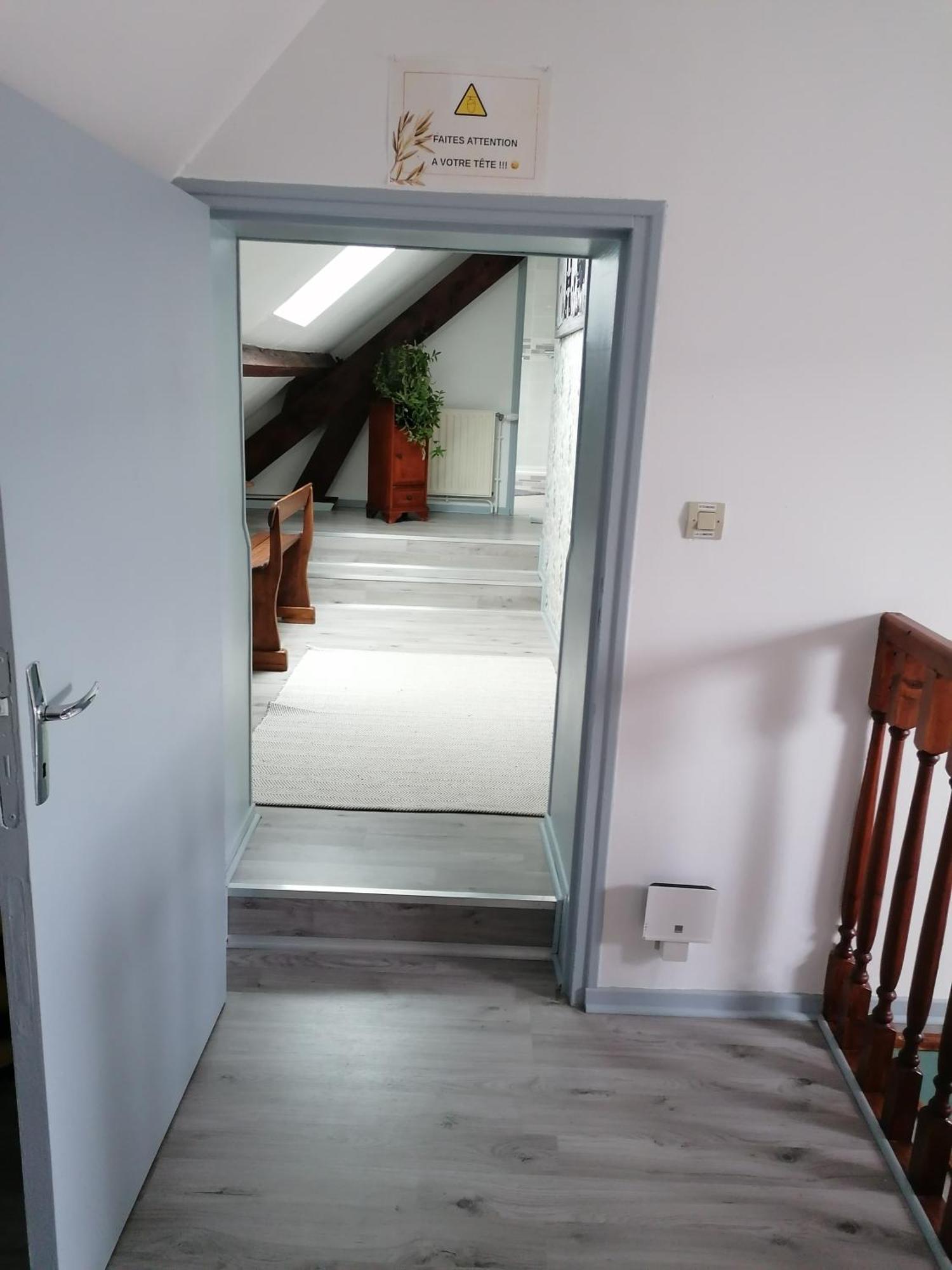 Lola Montigny-Sur-Crecy Exterior foto
