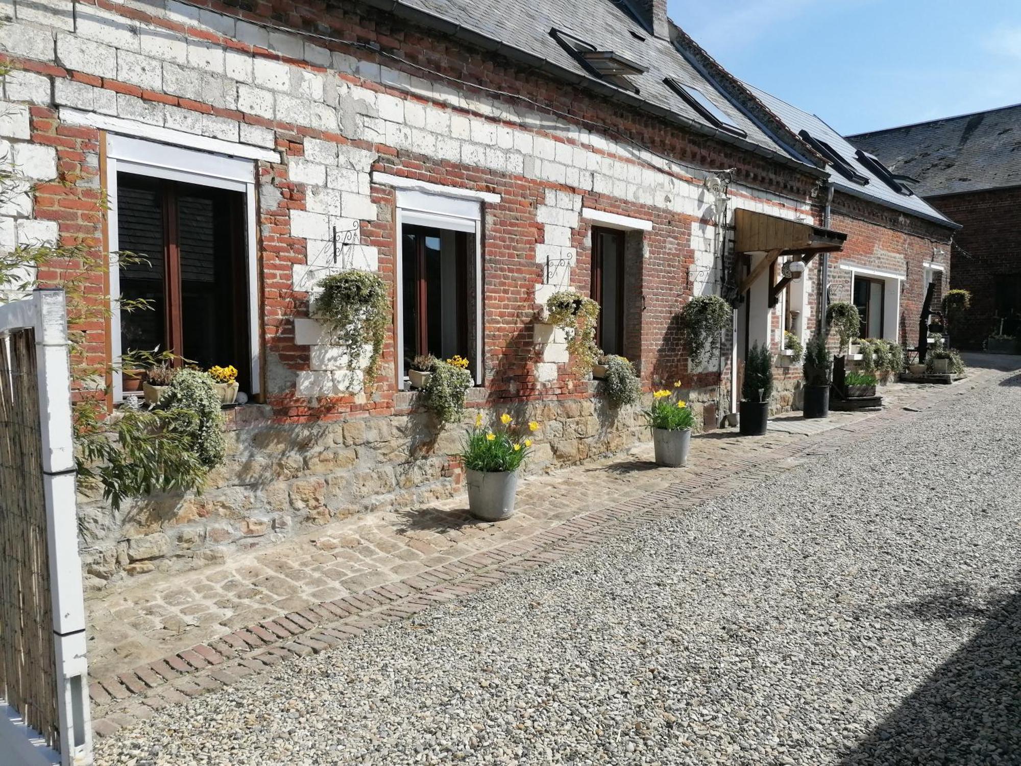 Lola Montigny-Sur-Crecy Exterior foto